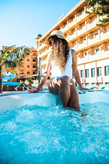  Verano en la Costa de Granada 🌴 ✨ 7 días y 8 noches  ✨
